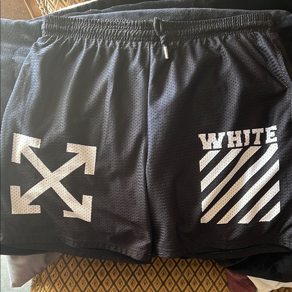 NON BRANDED BLACK AND WHITE JERSEY SHORTS SIZE XL